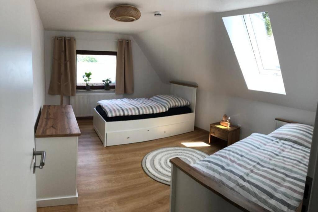 Ruhig Gelegene, Top Moderne Ferienwohnung - Hot Tub Und Sauna Gegen Aufpreis Neuhaus an Der Eger 외부 사진