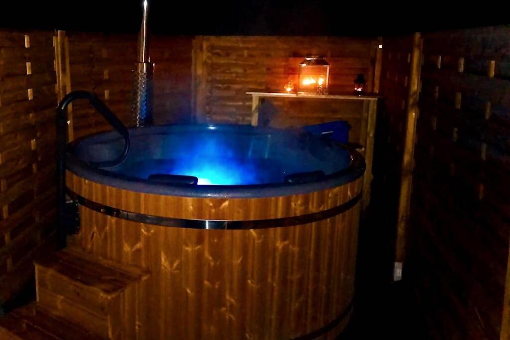 Ruhig Gelegene, Top Moderne Ferienwohnung - Hot Tub Und Sauna Gegen Aufpreis Neuhaus an Der Eger 외부 사진