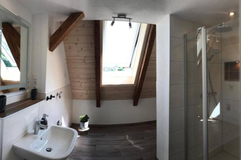Ruhig Gelegene, Top Moderne Ferienwohnung - Hot Tub Und Sauna Gegen Aufpreis Neuhaus an Der Eger 외부 사진